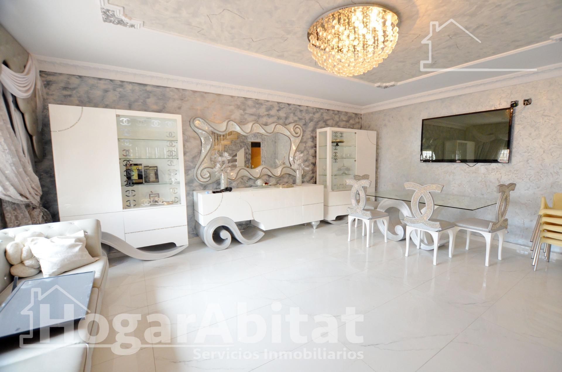 Living room of Single-family semi-detached for sale in Alicante / Alacant  with Air Conditioner, Private garden and Terrace
