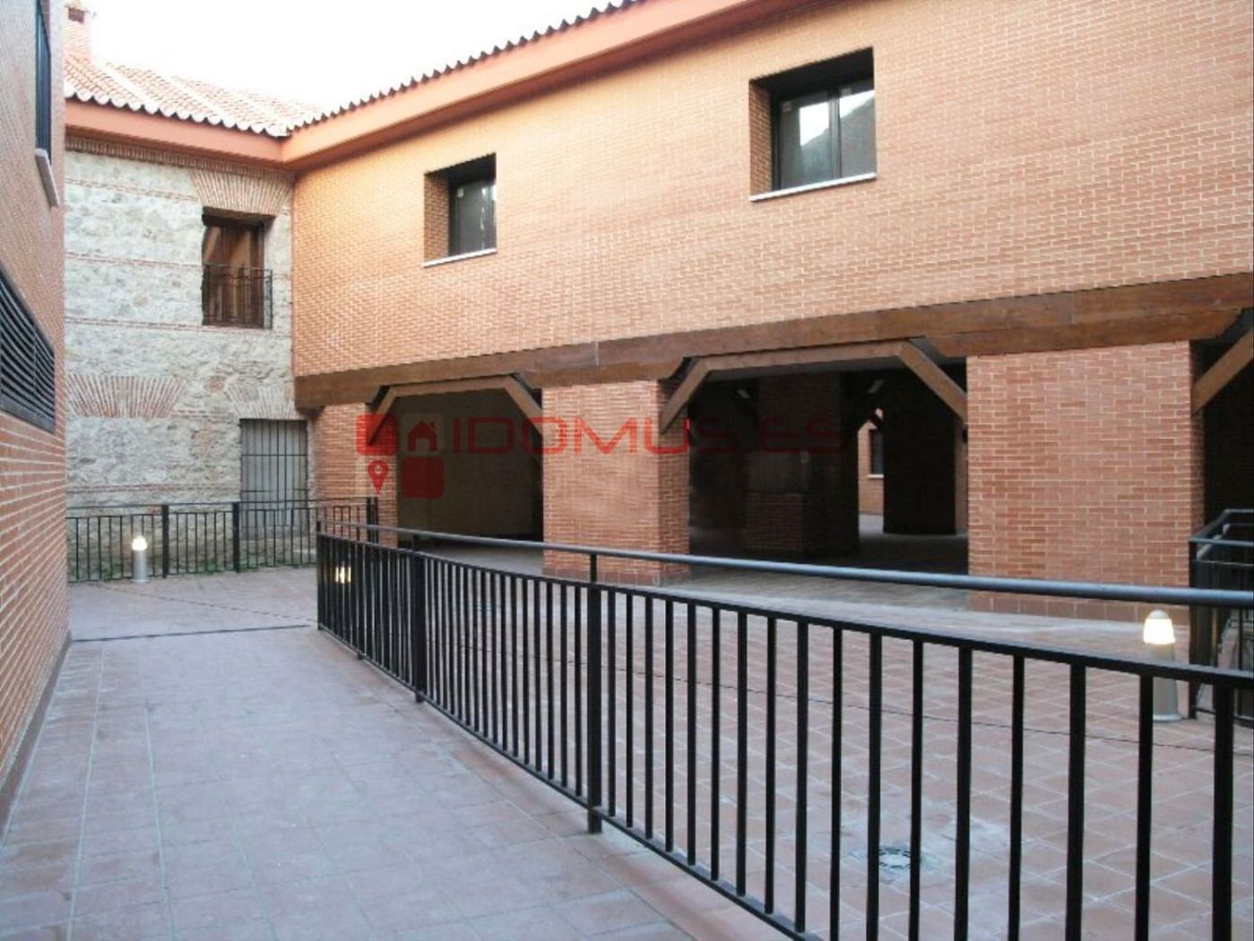 Exterior view of Attic for sale in Alcalá de Henares  with Heating