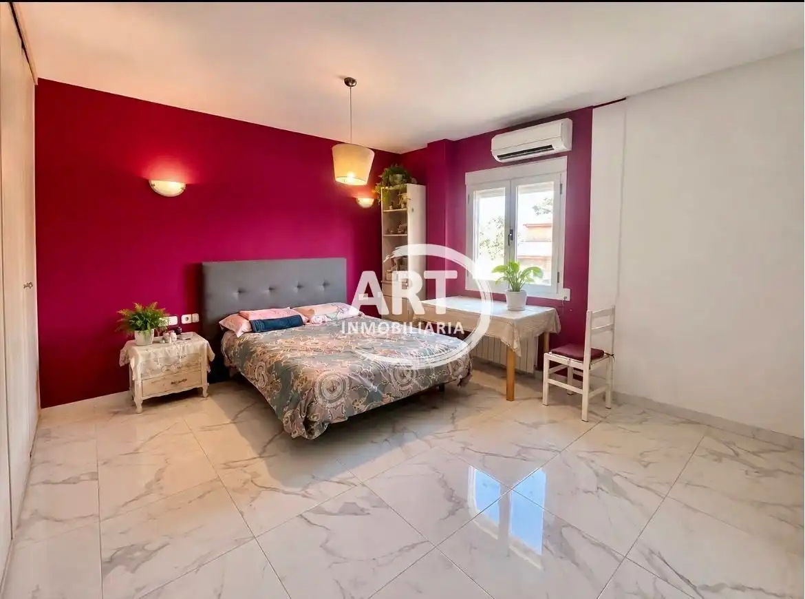 Dormitori de Casa o xalet en venda en L'Eliana amb Aire condicionat, Calefacció i Jardí privat
