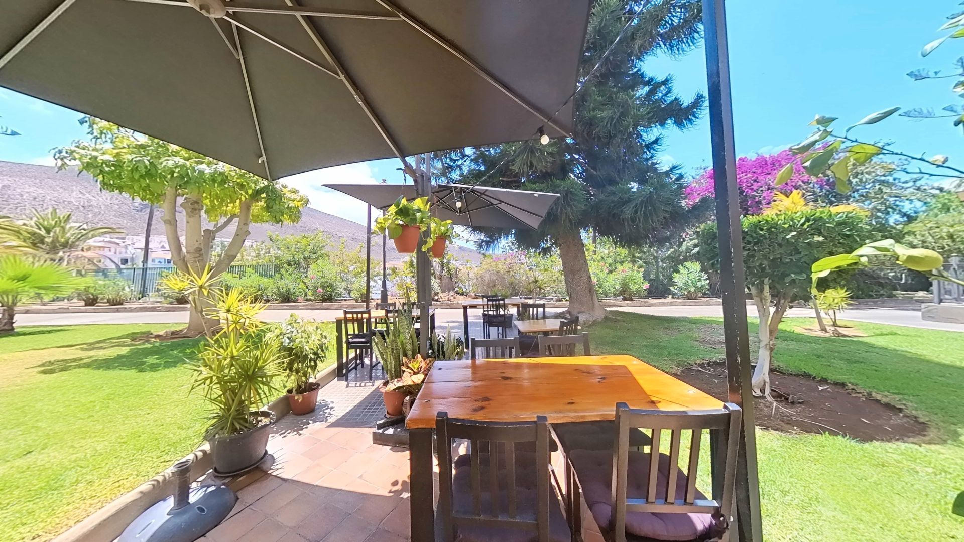 Local en traspaso en Arona con Terraza y Amueblado