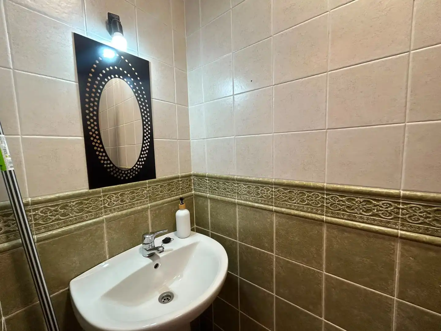 Badezimmer von Maisonette zum Verkauf in Pepino mit Klimaanlage und Heizung