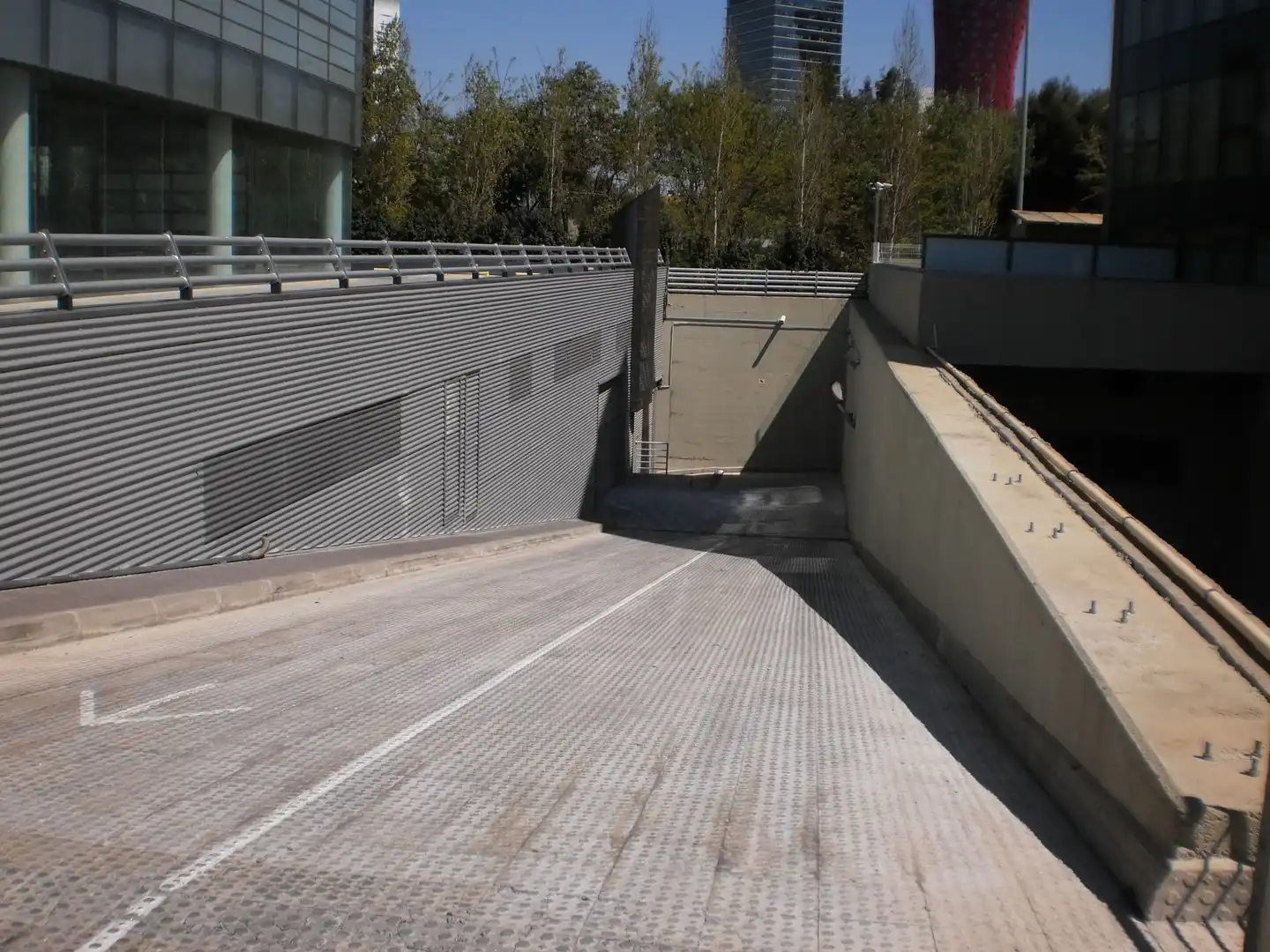 Oficina de lloguer en L'Hospitalet de Llobregat amb Aire condicionat, Calefacció i Terrassa