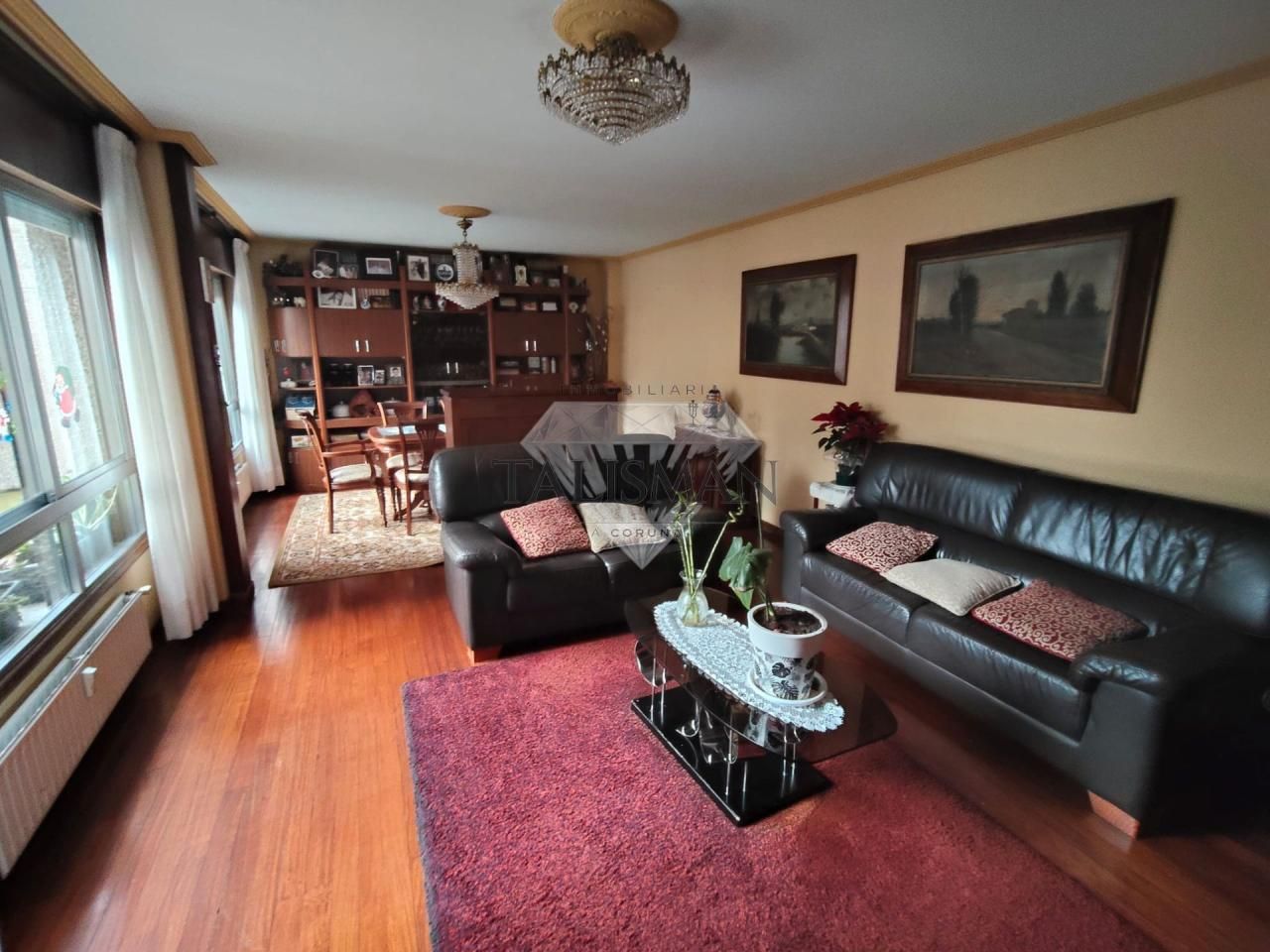 Sala de estar de Piso en venta en Betanzos con Calefacción, Parquet y Terraza