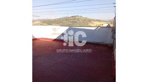 EDIFICIO COMPUESTO DE LOCAL COMERCIAL  2 PISOS  BUHARDILLA  TERRAZA