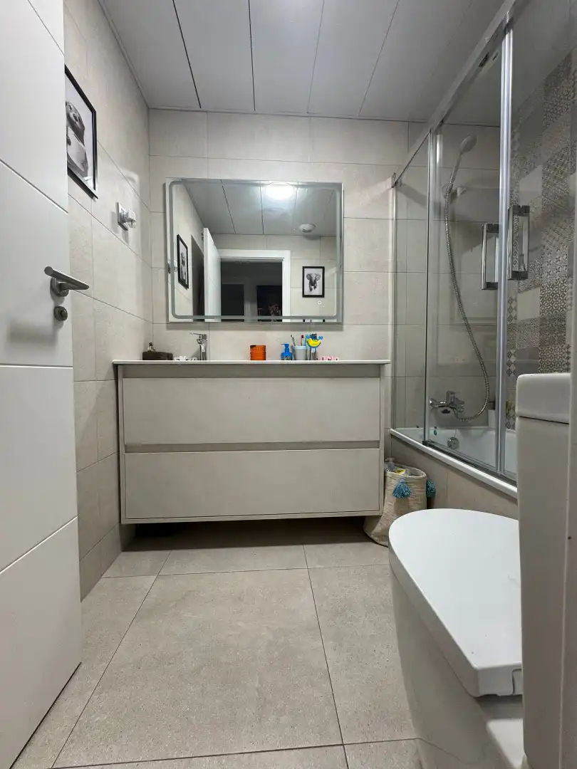 Baño de Piso en venta en Arganda del Rey con Aire acondicionado, Calefacción y Jardín privado