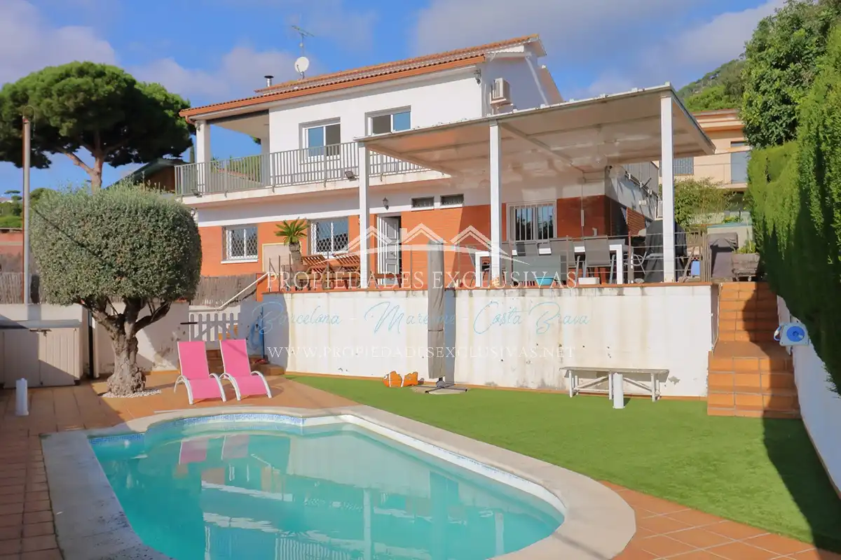 Piscina de Casa o chalet en venta en Cabrils con Aire acondicionado, Calefacción y Jardín privado