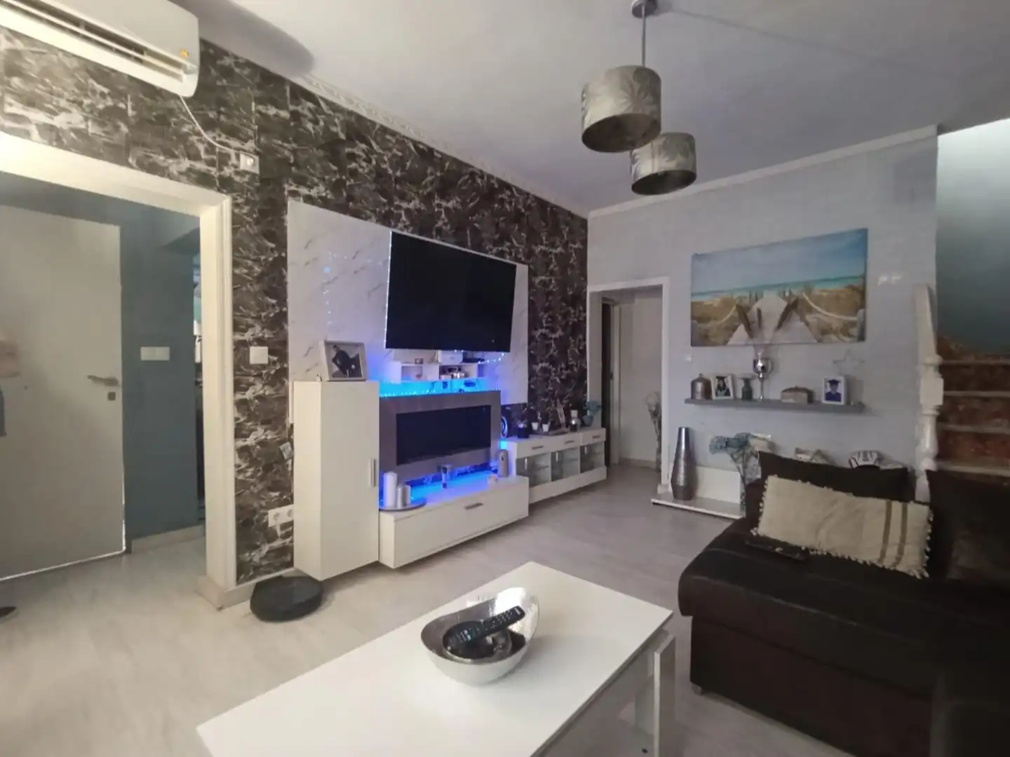 Sala d'estar de Casa adosada en venda en Alcalá de Guadaira amb Aire condicionat i Calefacció
