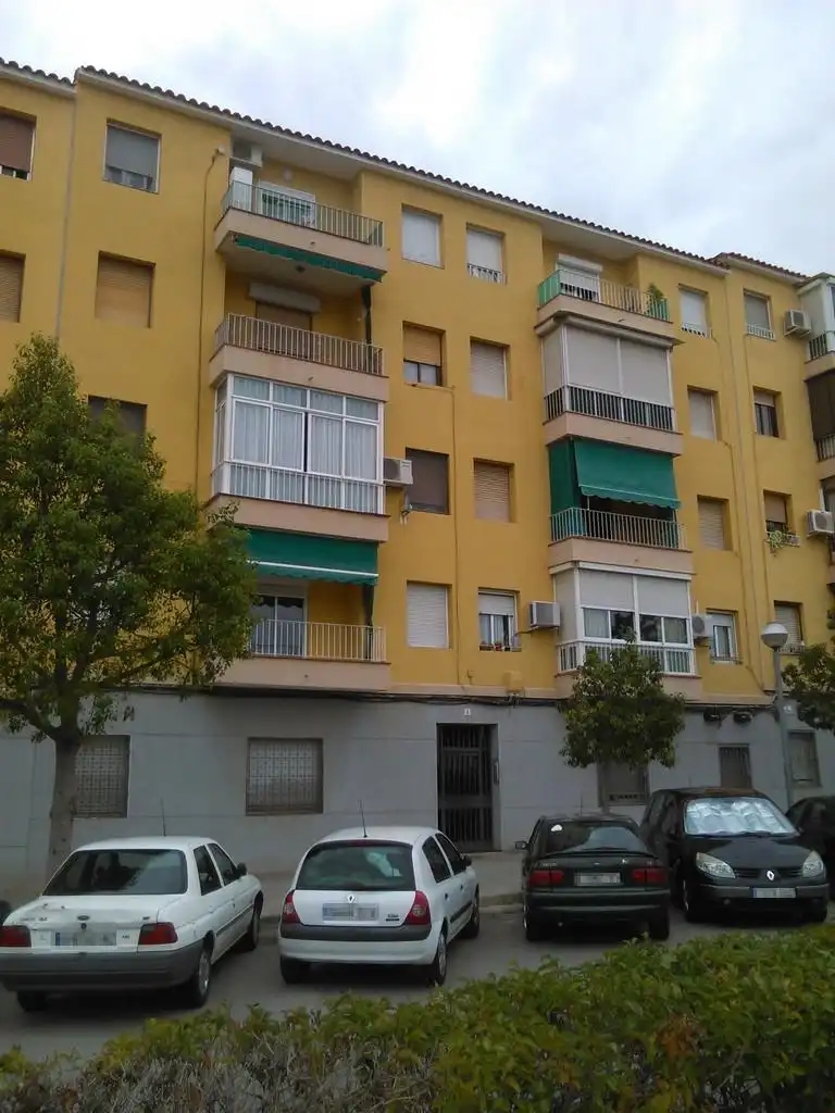 Vista exterior de Casa o chalet en venta en Cornellà de Llobregat
