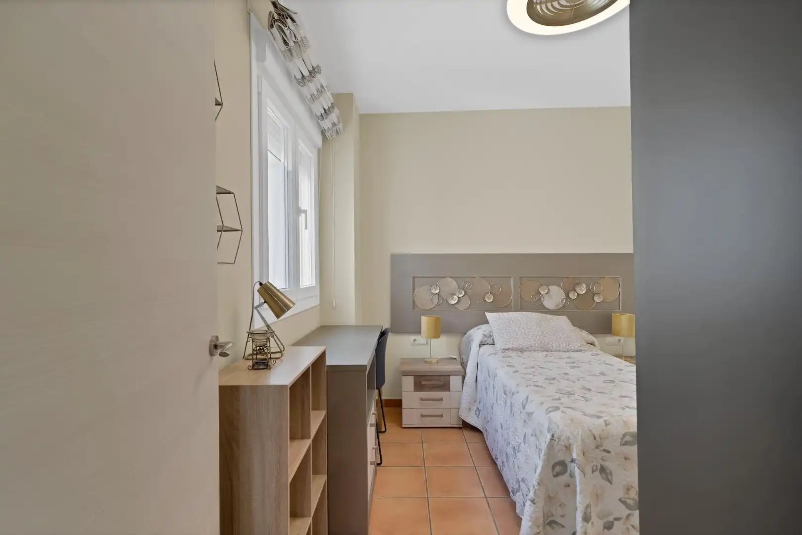 Dormitori de Casa adosada en venda en Fuengirola amb Aire condicionat, Calefacció i Jardí privat
