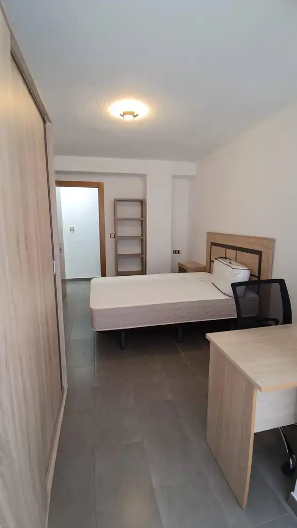 Habitación de Piso para compartir en Granada con Aire acondicionado, Terraza y Amueblado