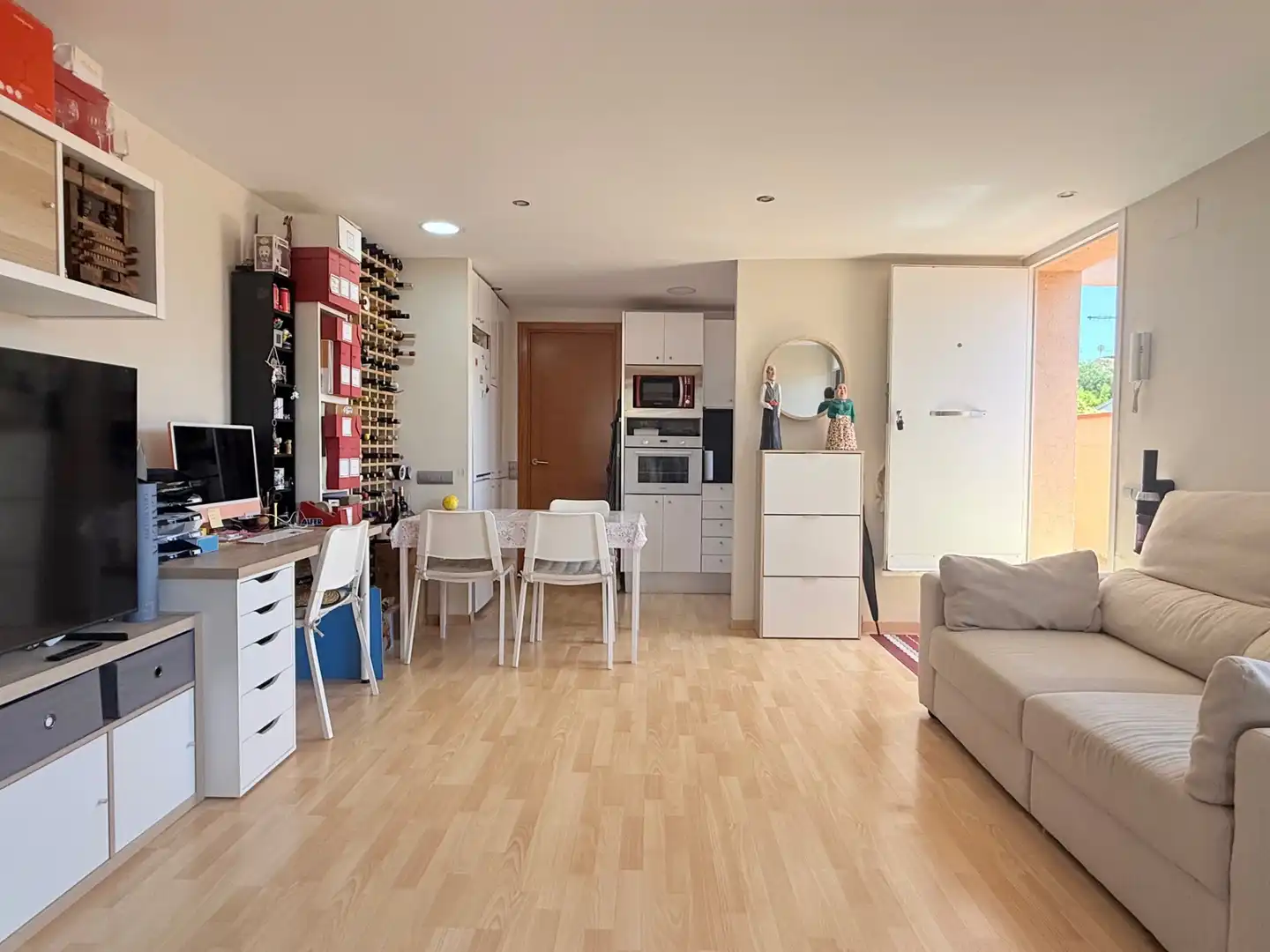 Sala d'estar de Pis en venda en Alella amb Aire condicionat, Terrassa i Moblat