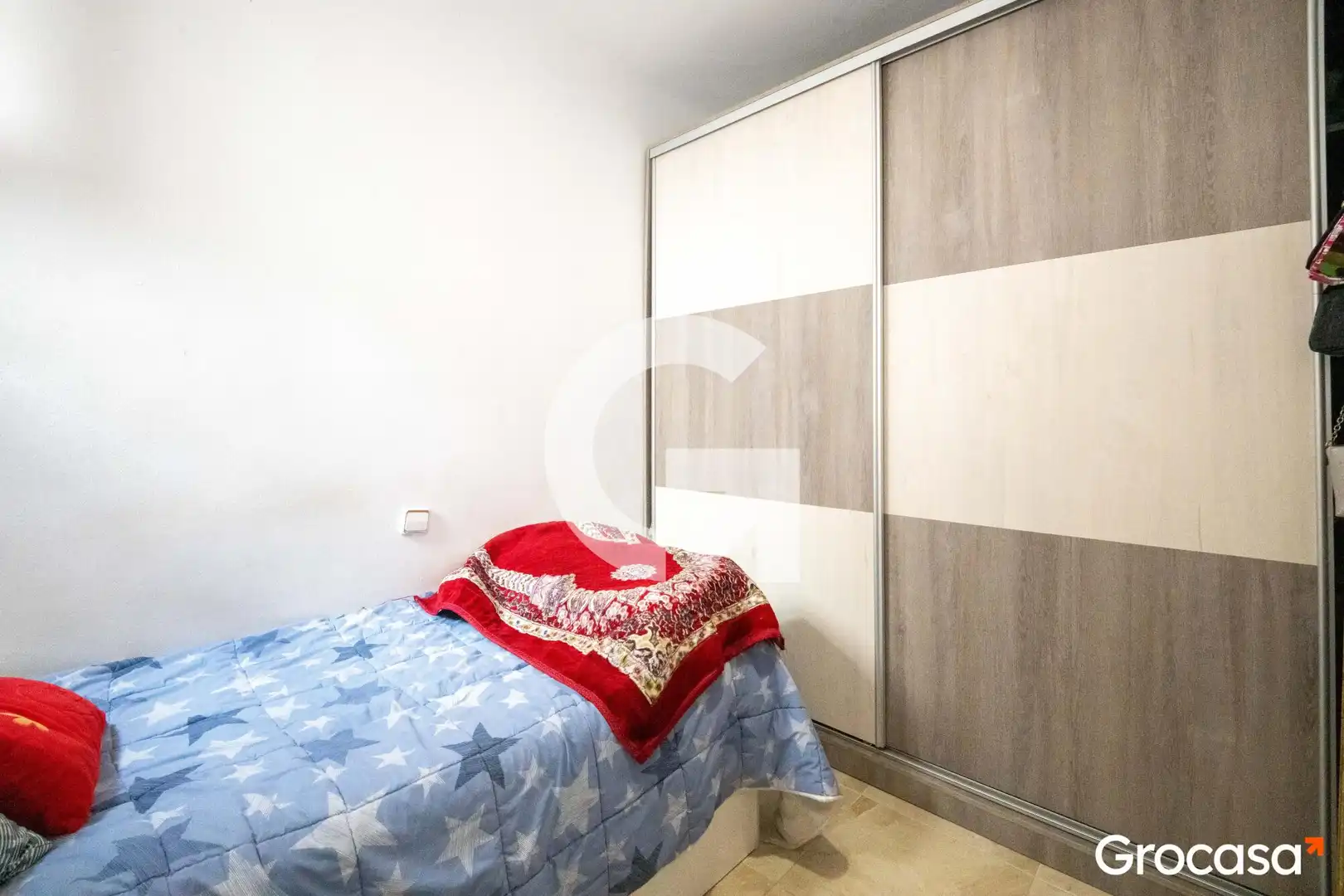 Habitación de Piso en venta en Mataró con Horno, Lavadora y TV