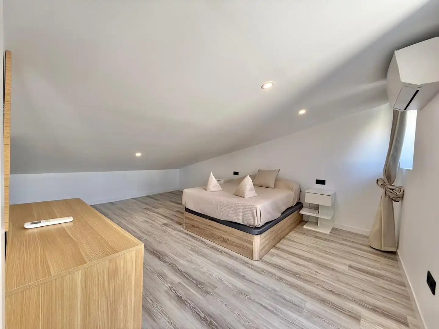 Habitación de Casa adosada de alquiler en  Palma de Mallorca con Aire acondicionado, Calefacción y Jardín privado