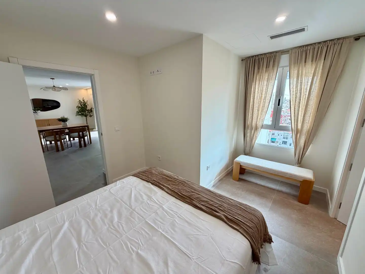 Bedroom of Flat for sale in Valencia  with Air Conditioner, Furnished and Balcony