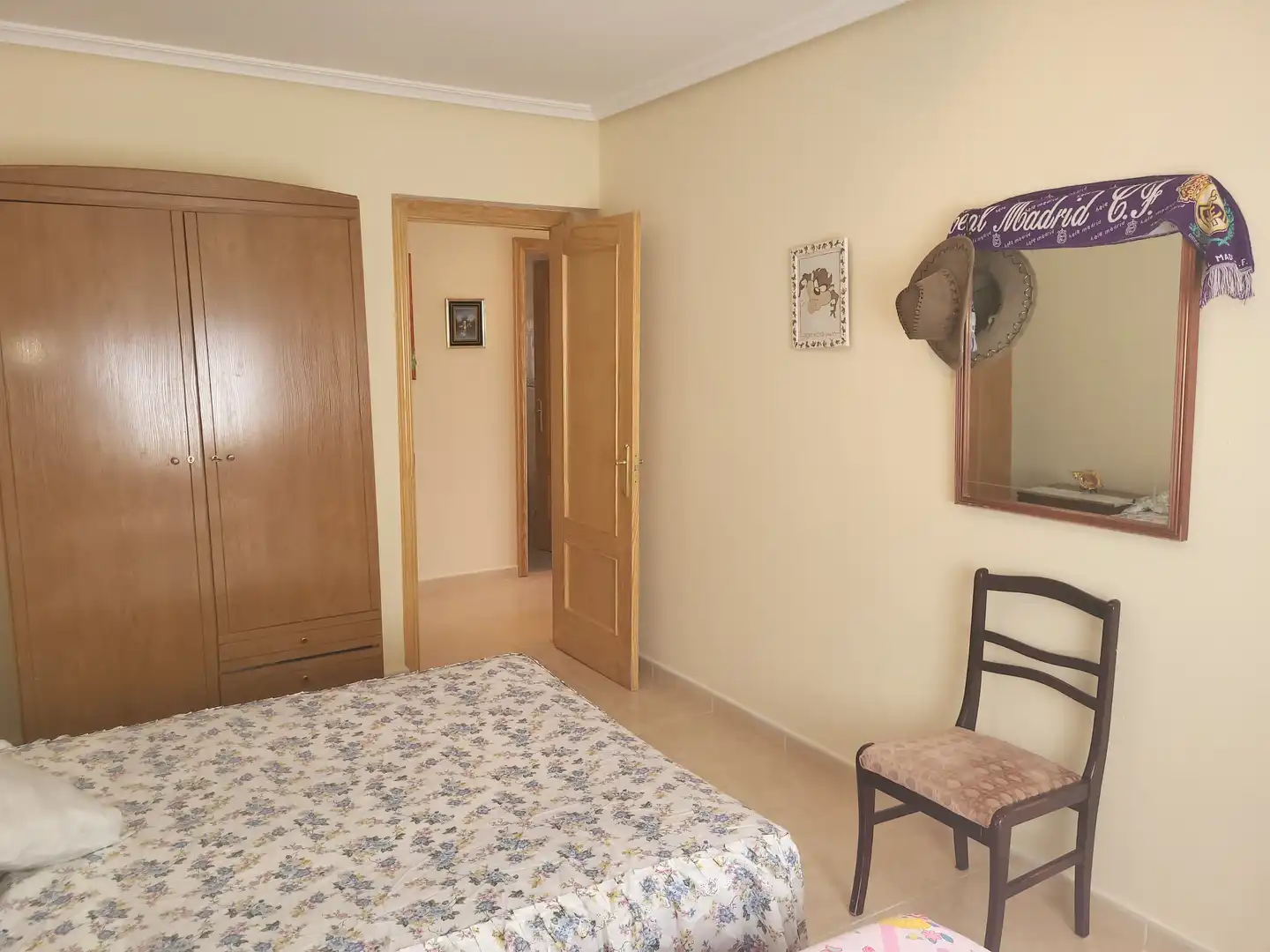 Dormitori de Casa o xalet en venda en Burgohondo amb Jardí privat i Traster