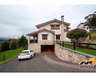 Vista exterior de Casa o xalet en venda en Valdáliga amb Terrassa