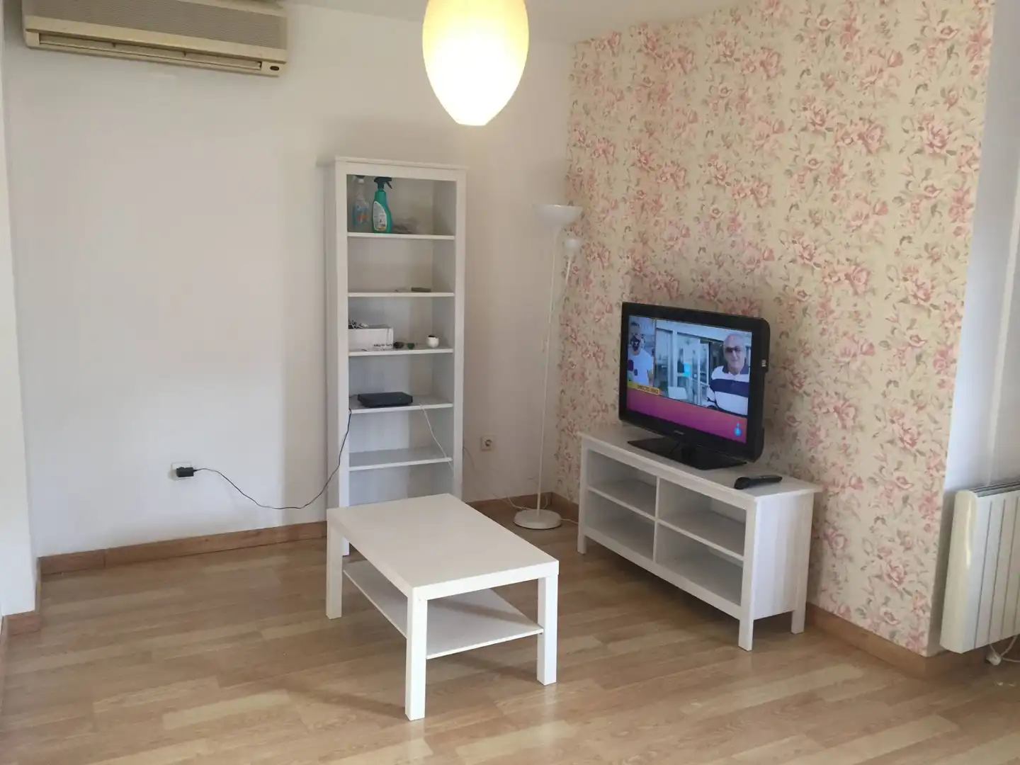 Living room of Flat for rent in Maracena  with Air Conditioner, Heating and Parquet flooring