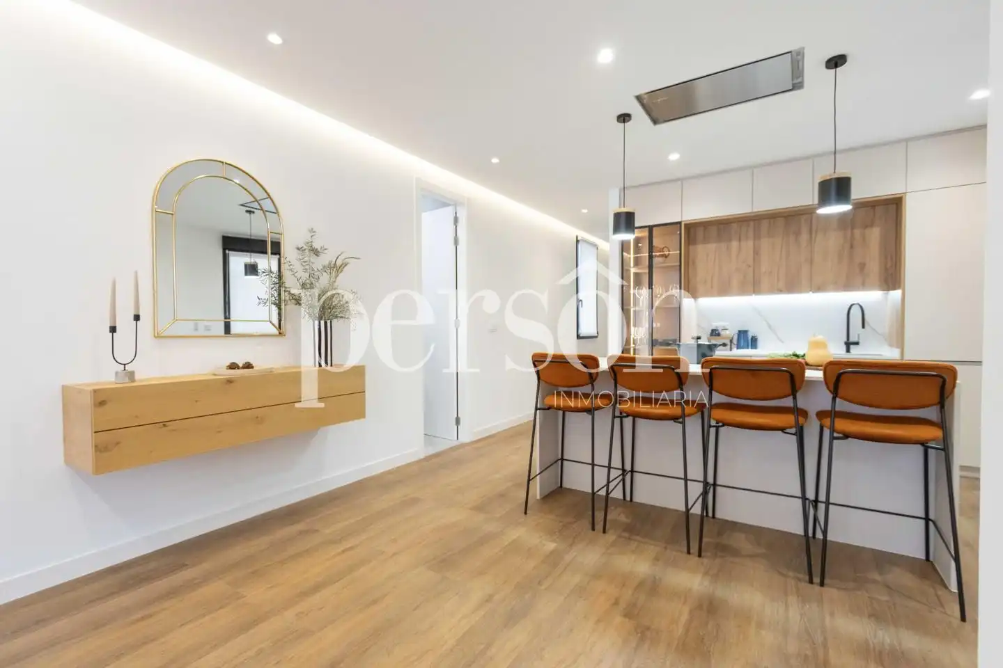 Cuina de Pis en venda en Valencia amb Aire condicionat, Parquet i Moblat