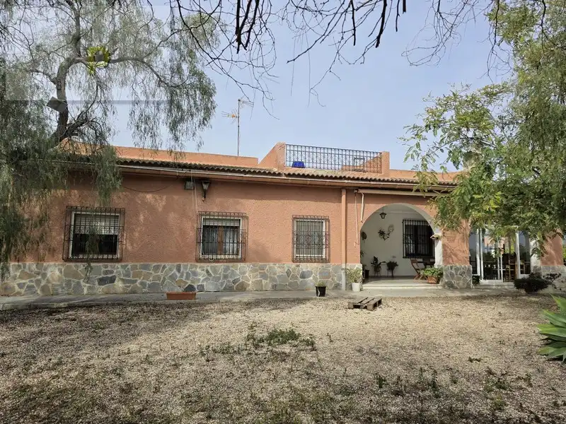 Vista exterior de Casa o xalet en venda en Elche / Elx amb Jardí privat, Terrassa i Traster
