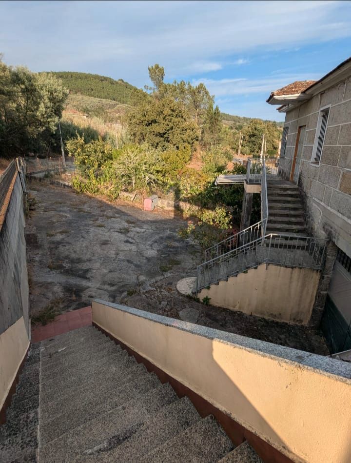 Casa o xalet en venda en Ourense Capital  amb Parquet, Terrassa i Moblat