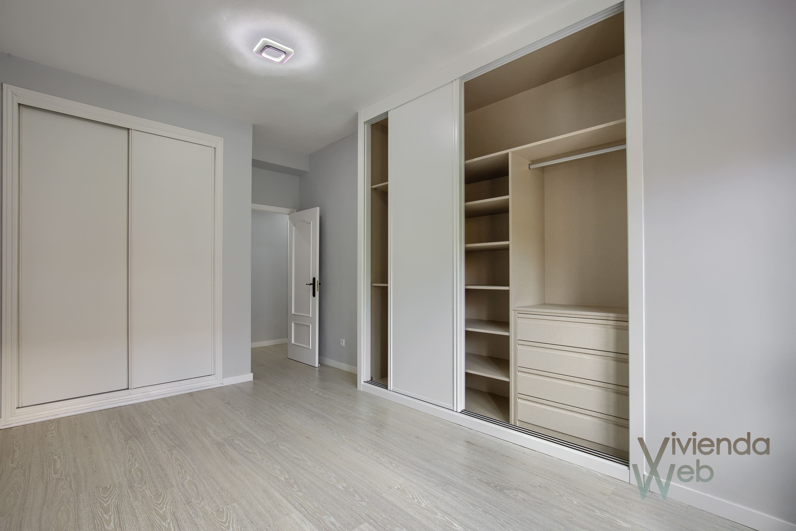 Bedroom of Flat to rent in  Madrid Capital  with Air Conditioner, Heating and Parquet flooring
