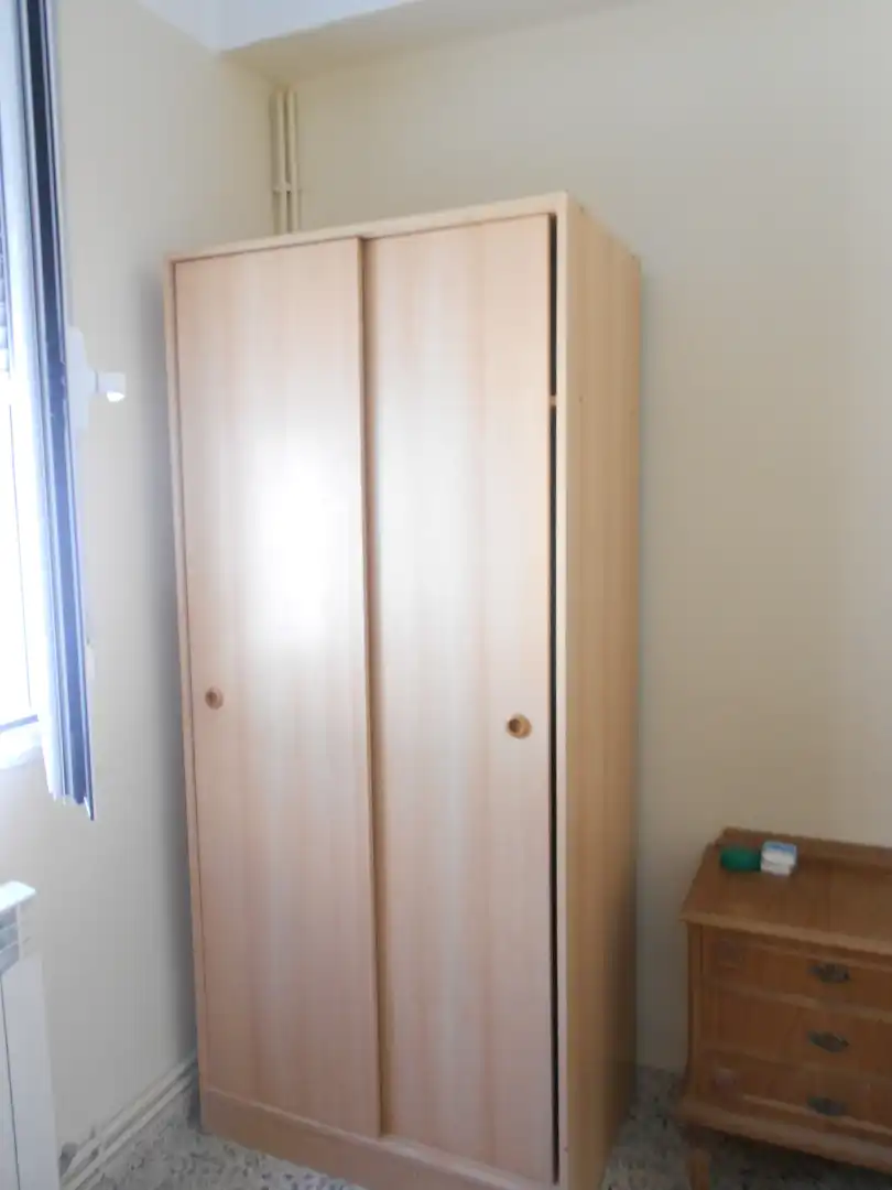 Habitación de Piso de alquiler en  Logroño con Calefacción, Amueblado y Horno