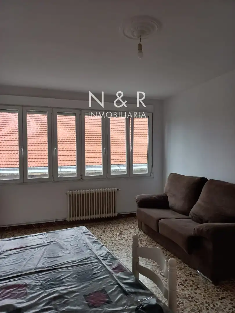 Sala de estar de Piso en venta en Santiago de Compostela  con Calefacción y Amueblado