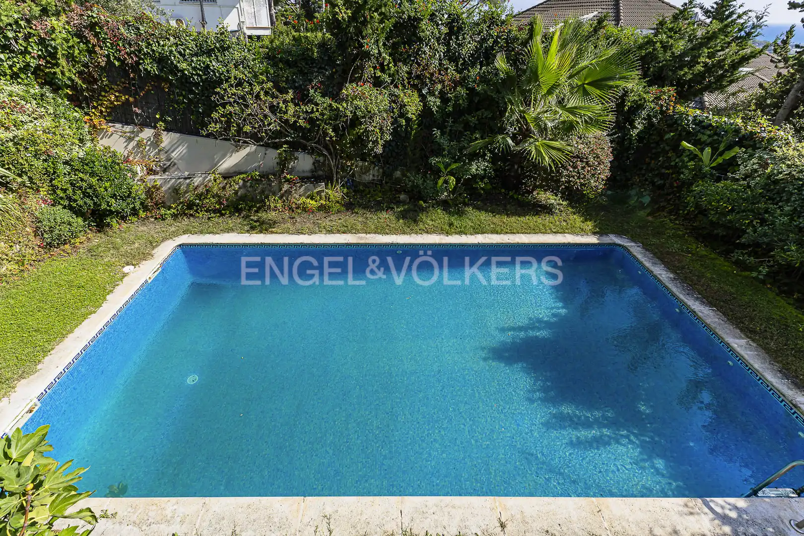 Piscina de Casa o xalet en venda en Cabrils amb Aire condicionat, Calefacció i Jardí privat