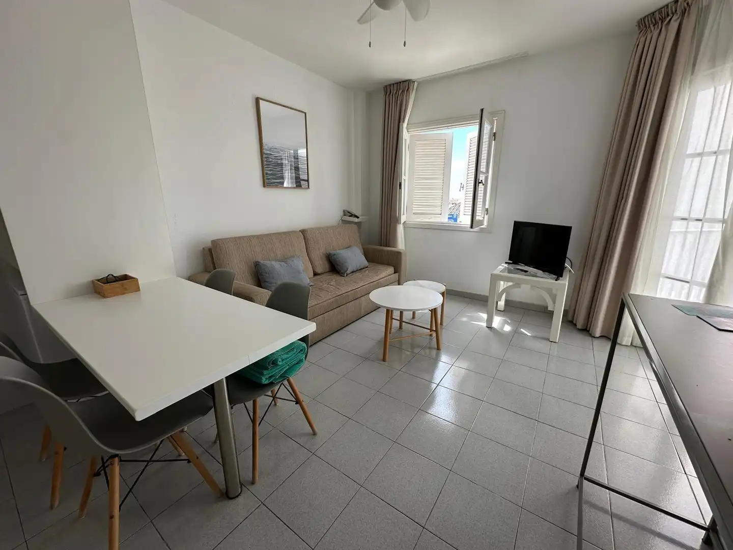 Wohnzimmer von Wohnungen zum Verkauf in Adeje mit Privatgarten, Terrasse und Gemeinschaftspool