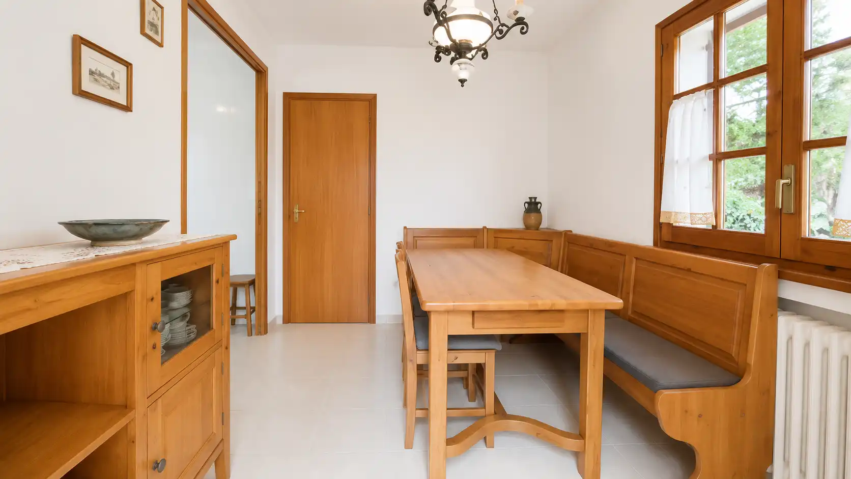 Menjador de Casa o xalet en venda en Cerdanyola del Vallès amb Calefacció, Jardí privat i Forn