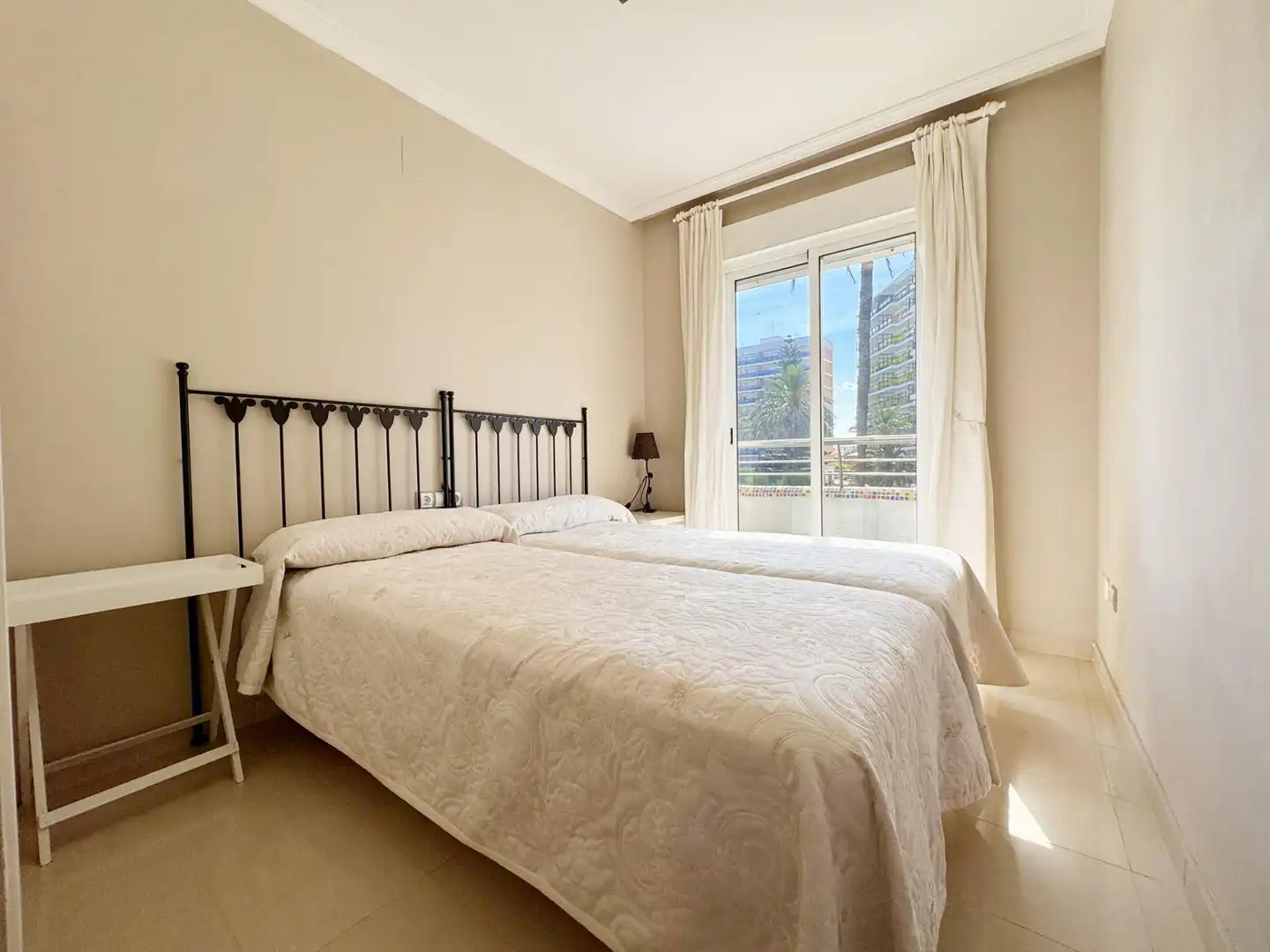 Habitación de Apartamento en venta en Dénia con Aire acondicionado, Calefacción y Jardín privado