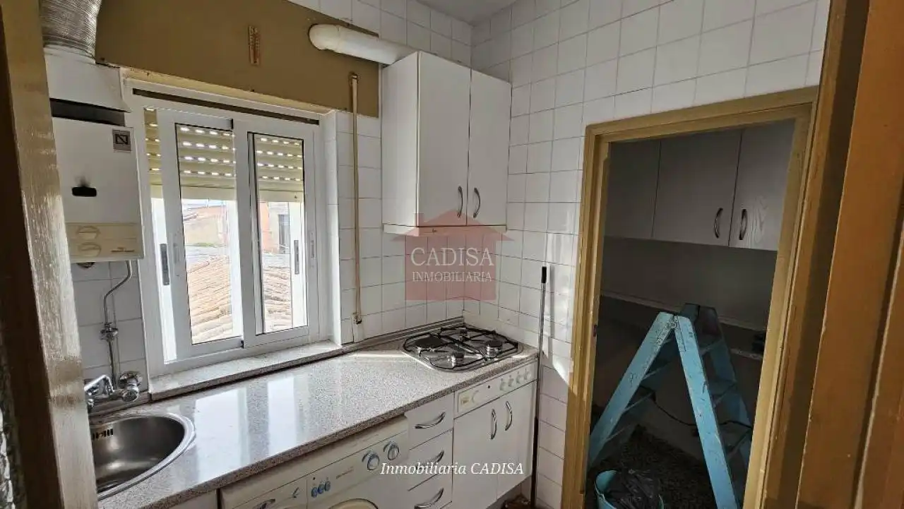 Cocina de Casa o chalet en venta en Calvarrasa de Abajo con Jardín privado, Trastero y Amueblado
