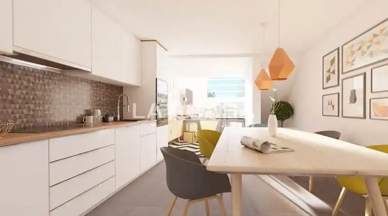 Küche von Erdgeschoss zum Verkauf in  Barcelona Capital mit Terrasse, Abstellraum und Balkon