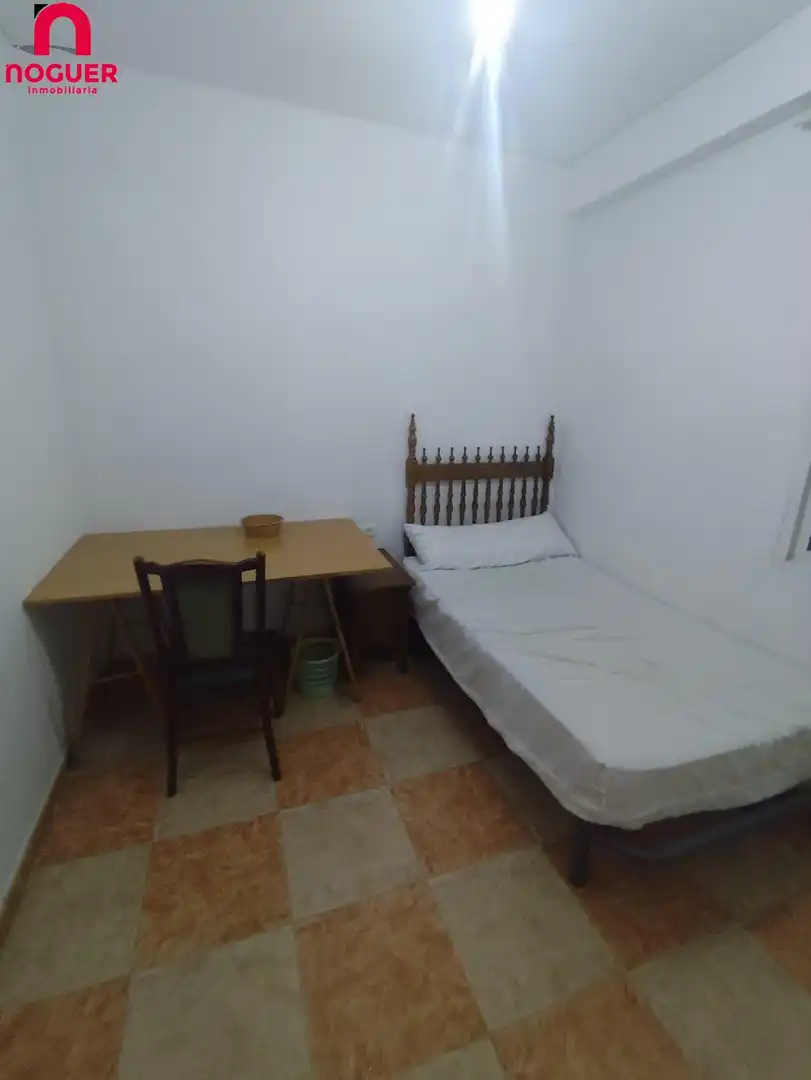 Schlafzimmer von Wohnung zur Miete in Córdoba mit Heizung, Terrasse und Abstellraum