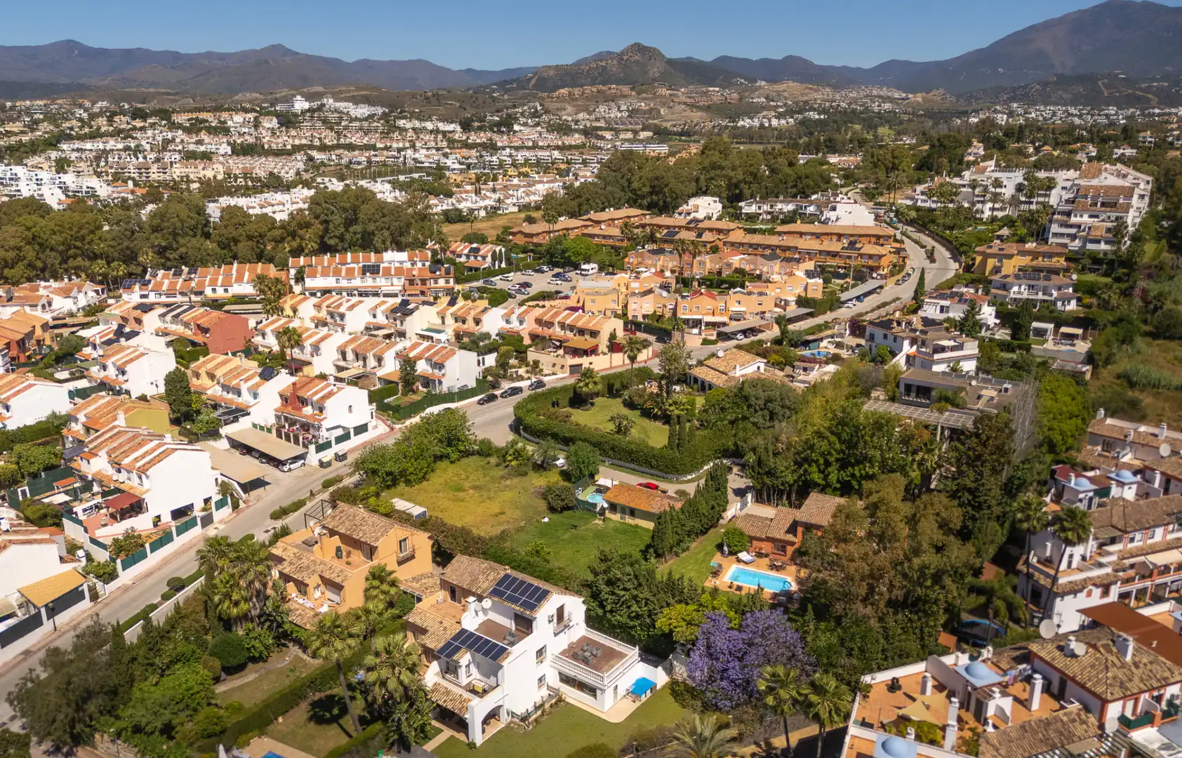 Vista exterior de Residencial en venda en Estepona