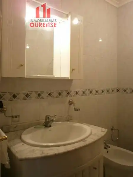 Bathroom of Flat for sale in Ourense Capital   with Furnished and Balcony