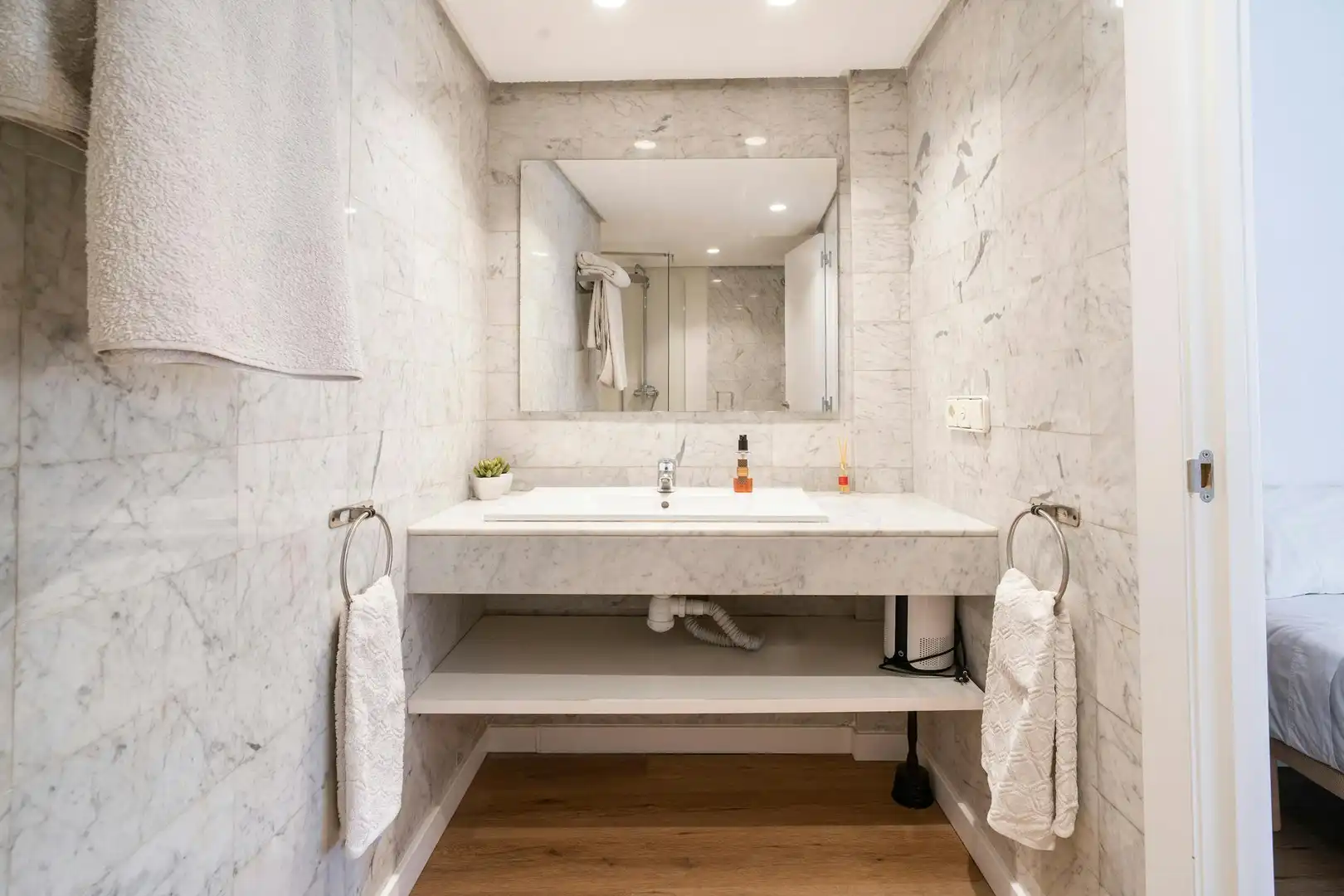 Baño de Piso de alquiler en Valencia con Aire acondicionado, Calefacción y Amueblado
