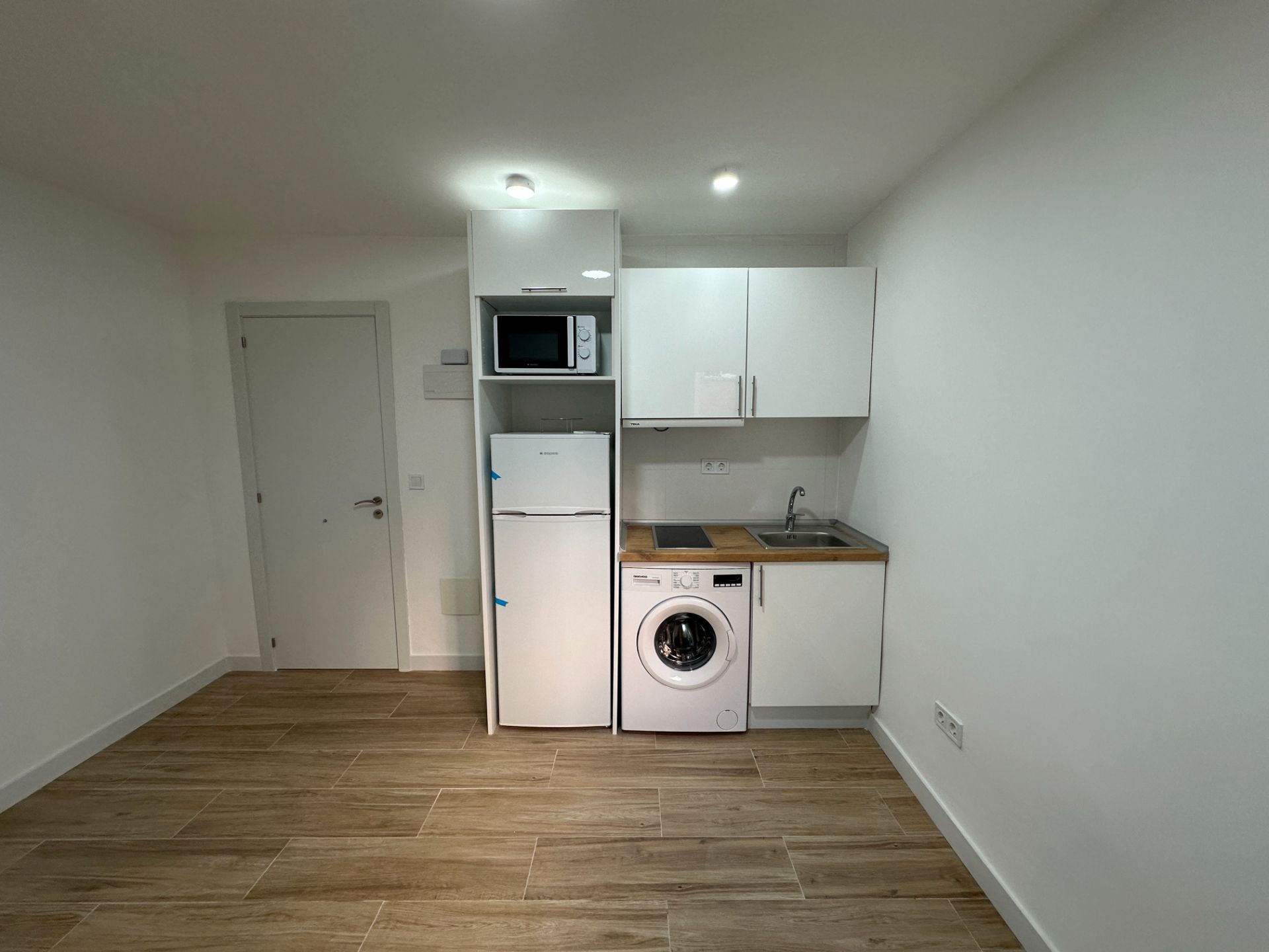 Kitchen of Apartment to rent in Alcalá de Henares  with Heating, Oven and Washing machine