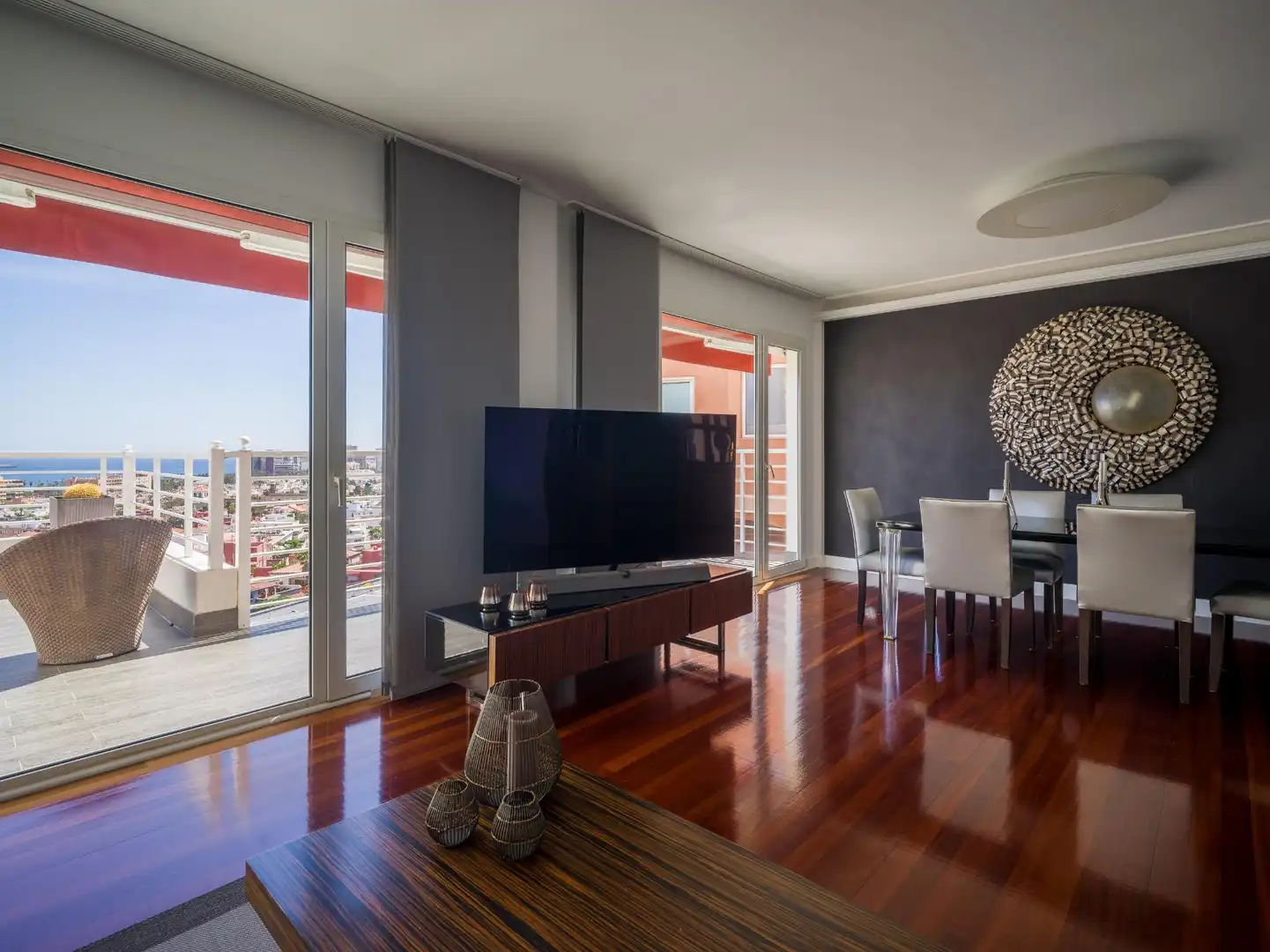 Sala d'estar de Casa adosada en venda en Las Palmas de Gran Canaria amb Jardí privat, Terrassa i Traster