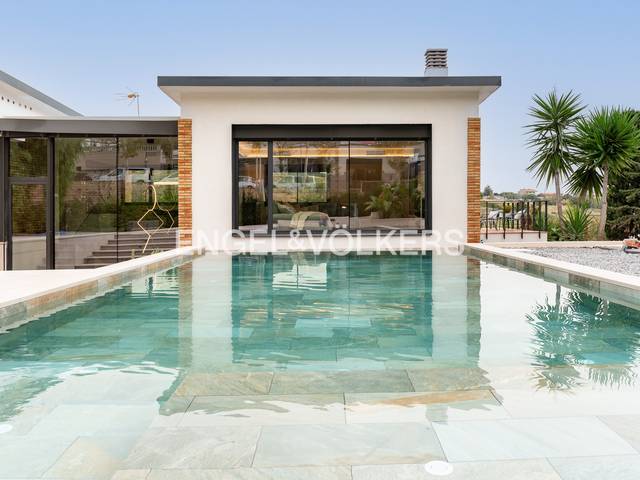 Casa-chalet en Venta en Tiana