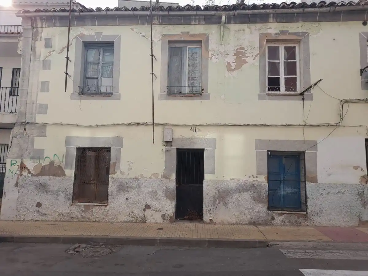 Casa en venta en Miralvalle - Av. Virgen del Puerto - La Data