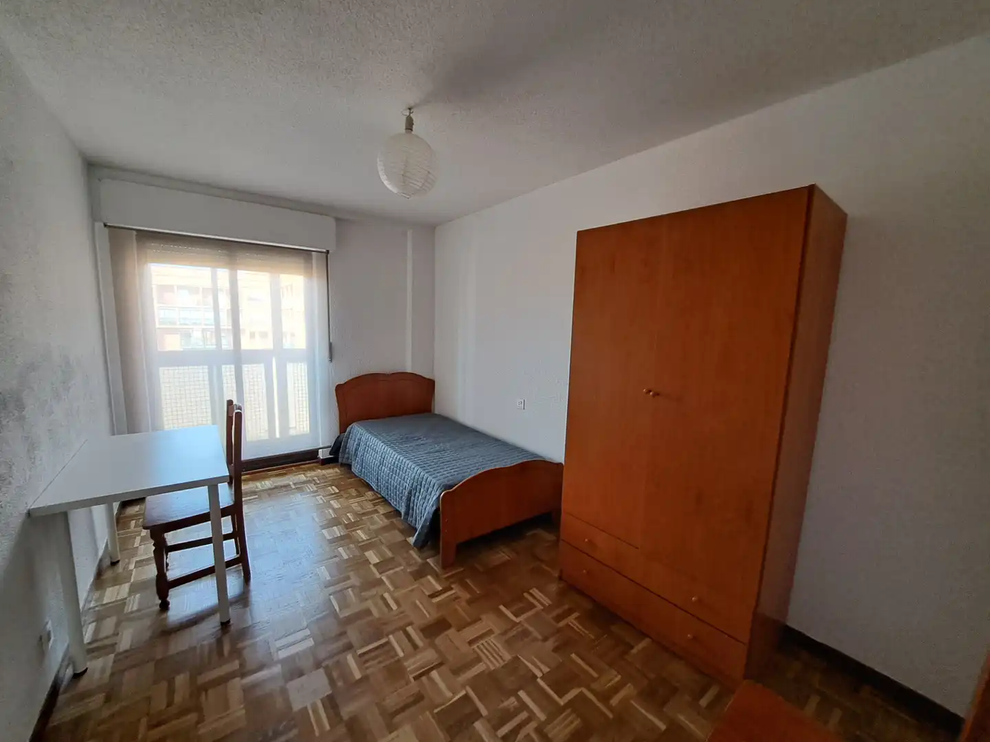 Habitación de Piso de alquiler en León Capital  con Parquet, Amueblado y Horno