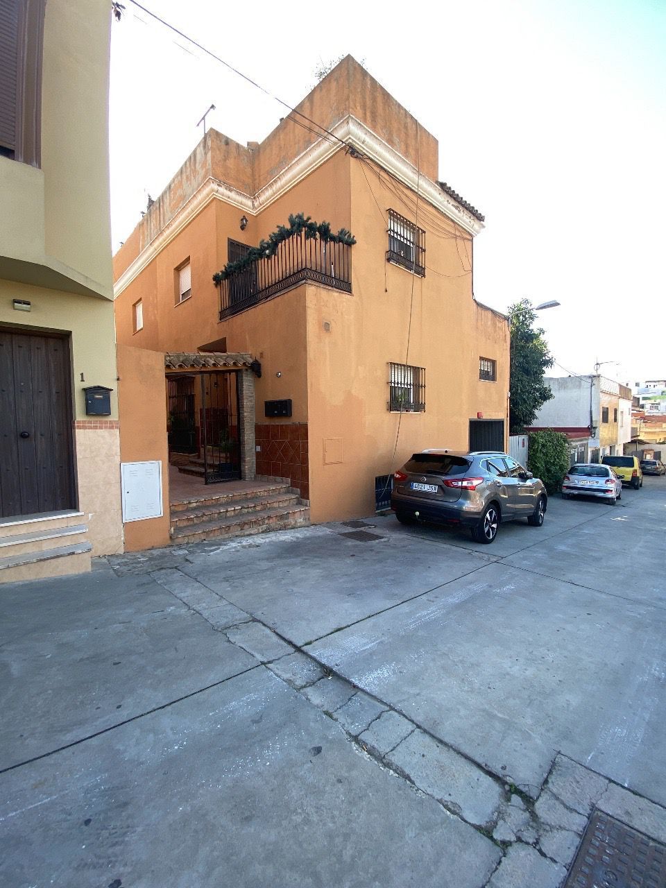 Vista exterior de Casa o xalet en venda en Algeciras amb Terrassa i Balcó