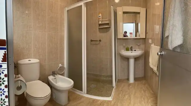 Baño de Casa adosada en venta en Nueva Carteya con Terraza, Amueblado y Lavadora