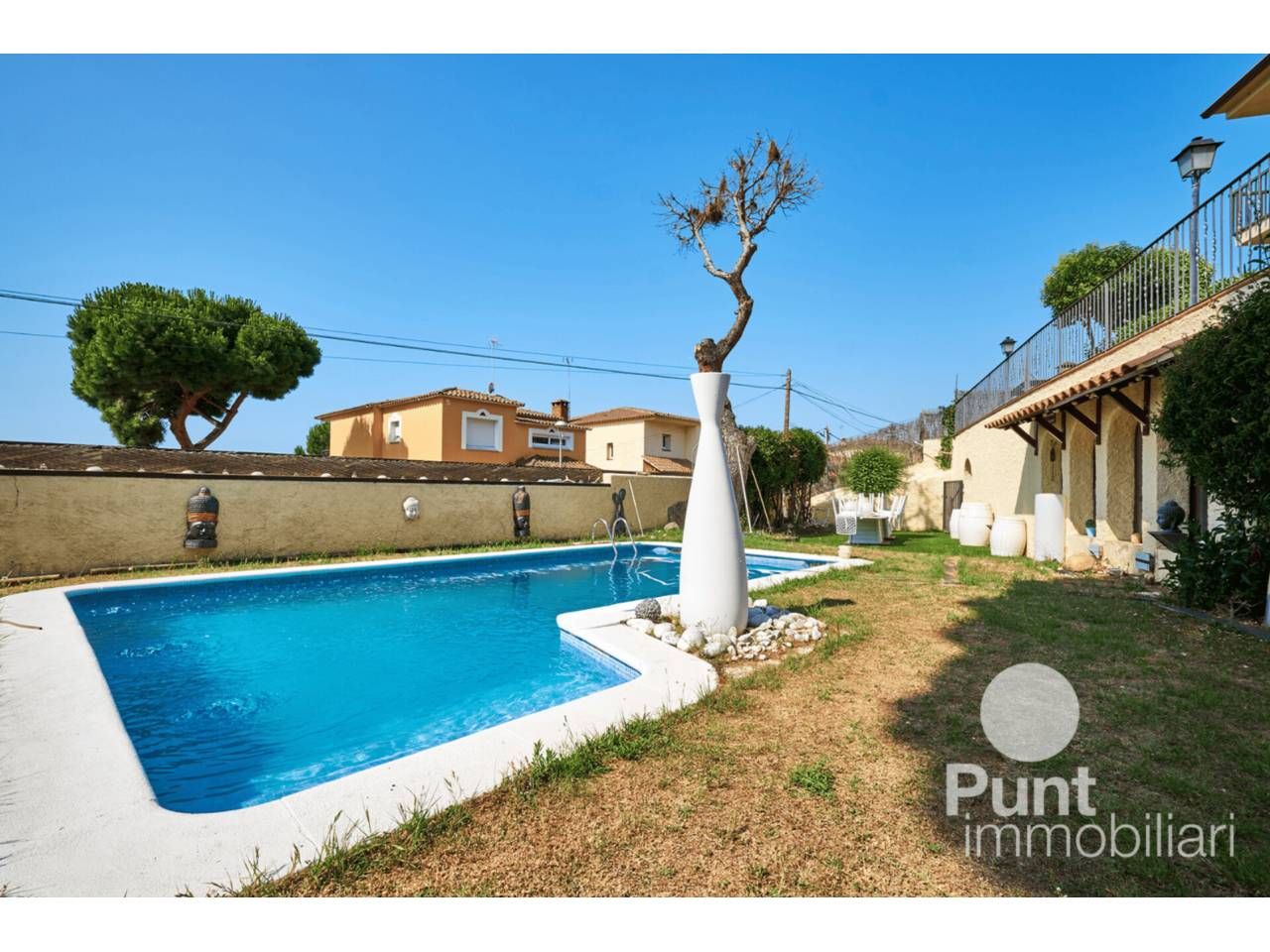 Swimming pool of House or chalet for sale in Premià de Dalt  with Air Conditioner, Heating and Private garden