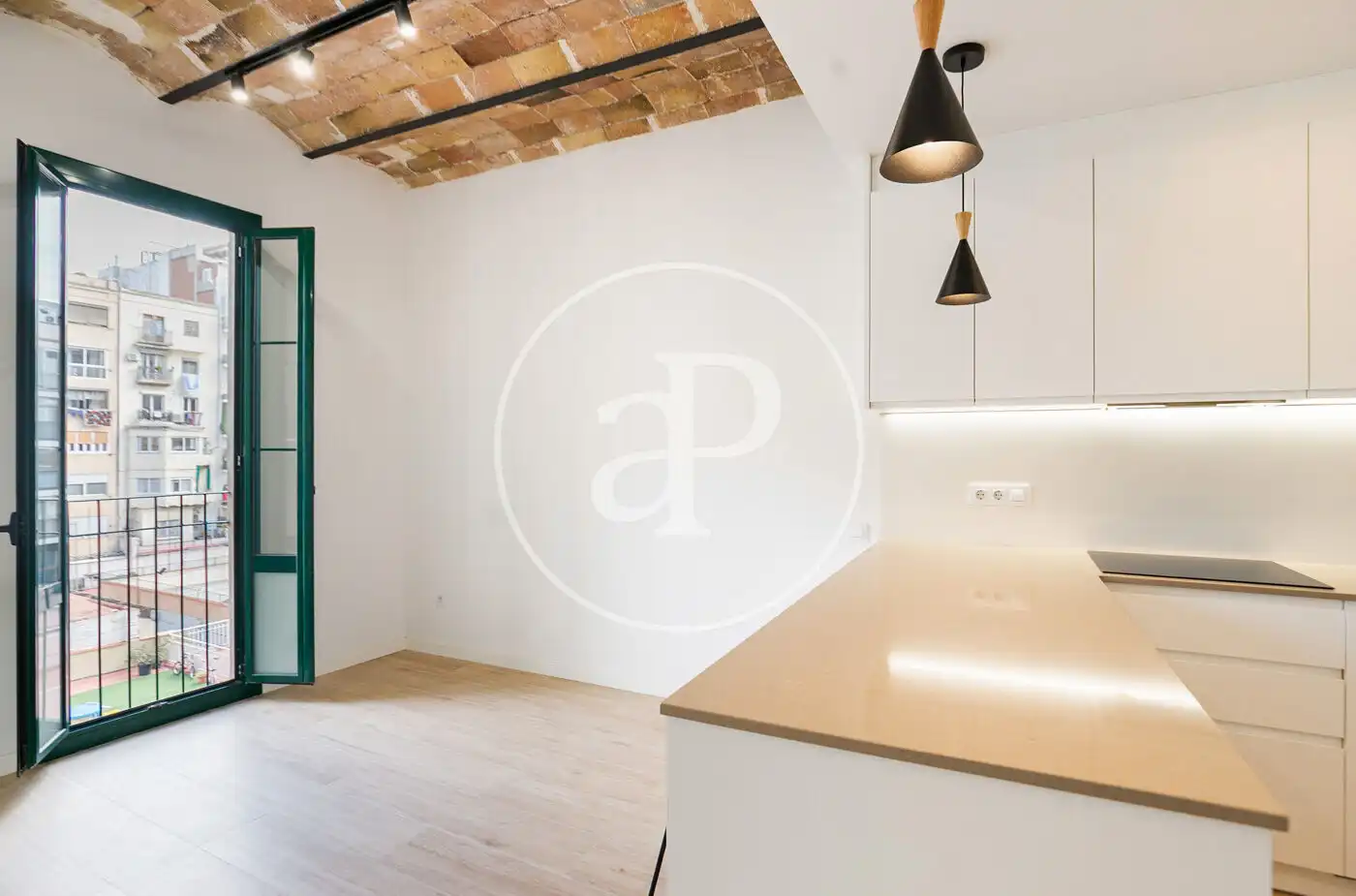 Küche von Wohnung zum Verkauf in Barcelona mit Klimaanlage und Heizung