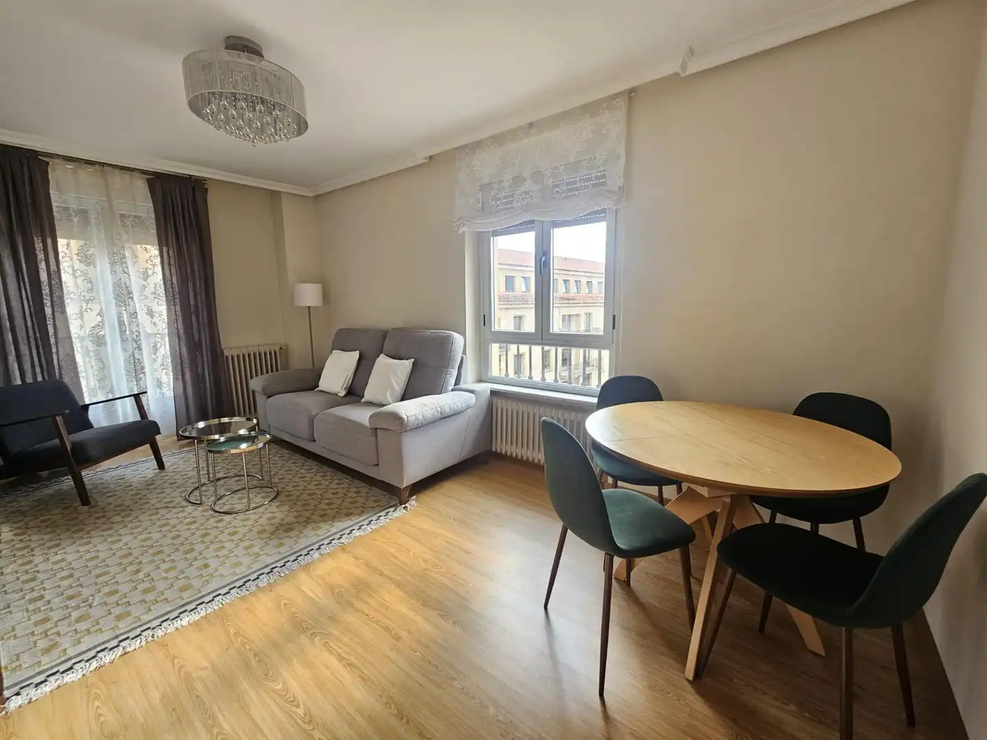 Wohnzimmer von Wohnung zur Miete in Salamanca mit Klimaanlage, Heizung und Abstellraum