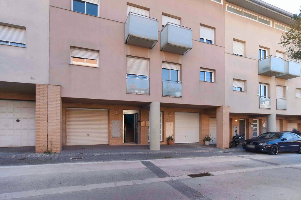Vista exterior de Casa adosada en venda en Vallbona d'Anoia