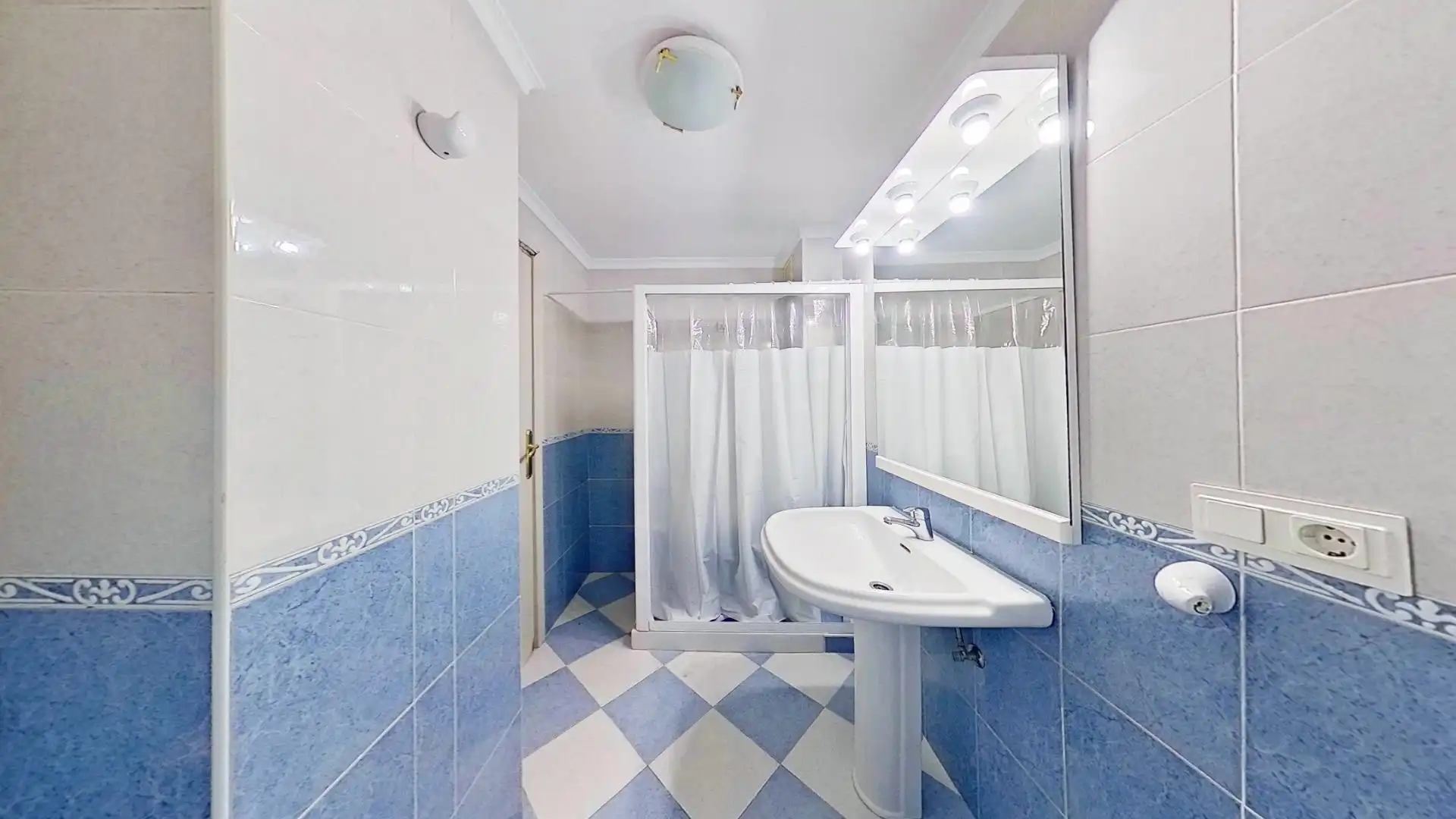 Baño de Piso en venta en Motril