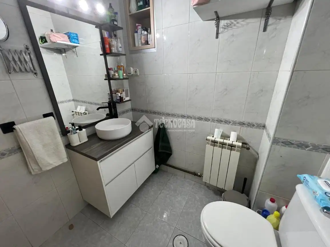 Badezimmer von Wohnung zum Verkauf in Móstoles mit Klimaanlage, Heizung und Parkett